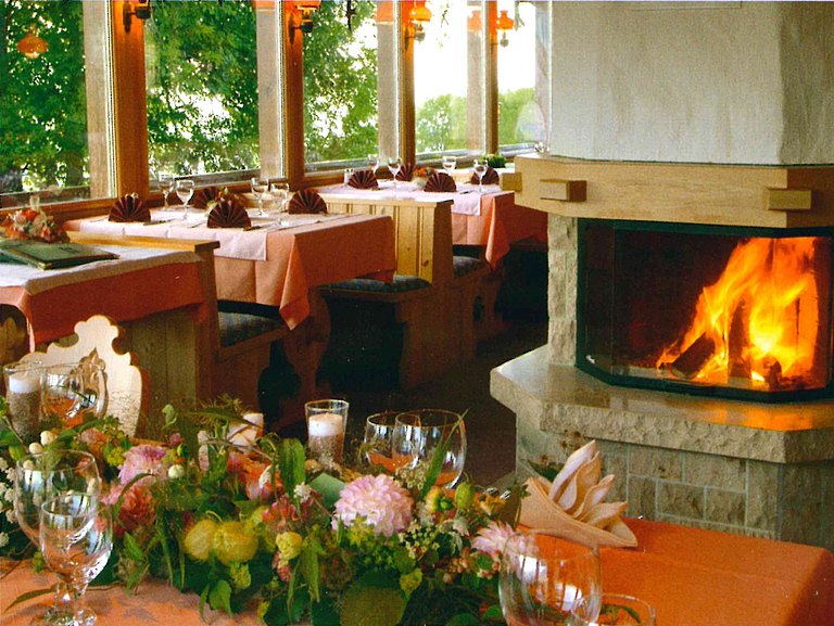 Bergblick-Restaurant_Kachel.jpg 