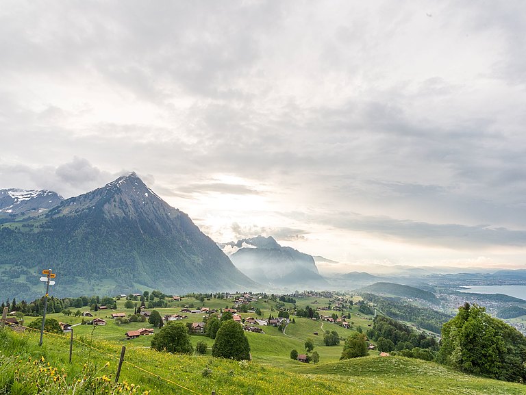 ZAeschiried-Aussicht-Niesen.jpg 
