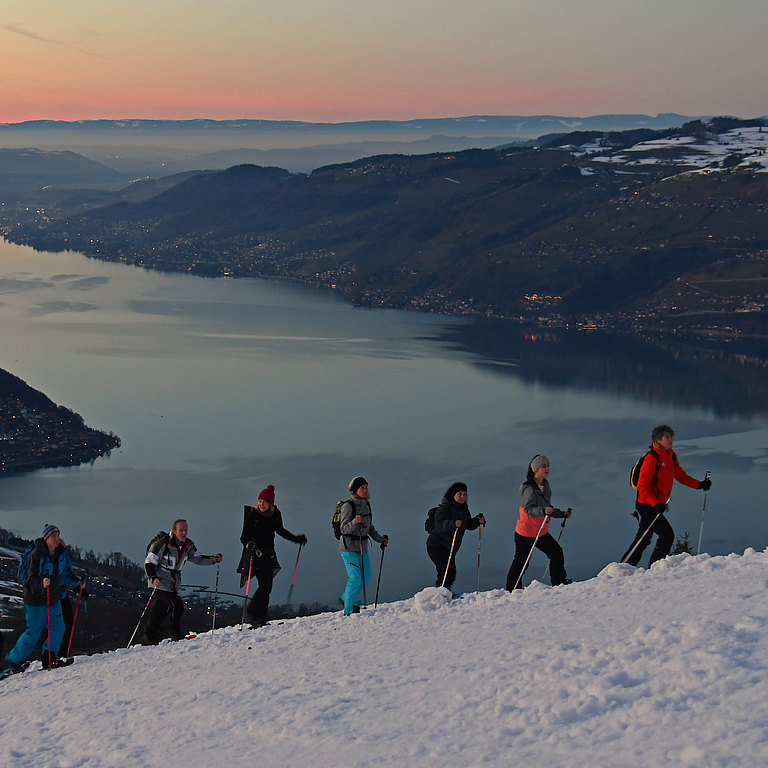 Vollmondschneeschuhtour-Wanderer-See.jpg 