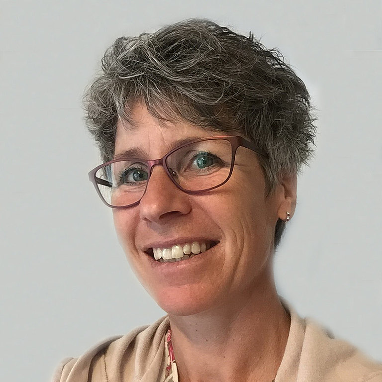 Tanja-Schaefli-Portrait-beschnitten.jpg