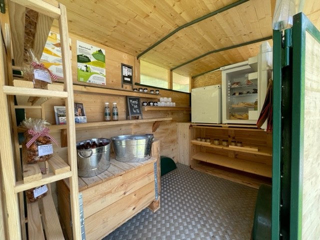 Schlieri_Shop_Urs_Luginbühl.jpg 